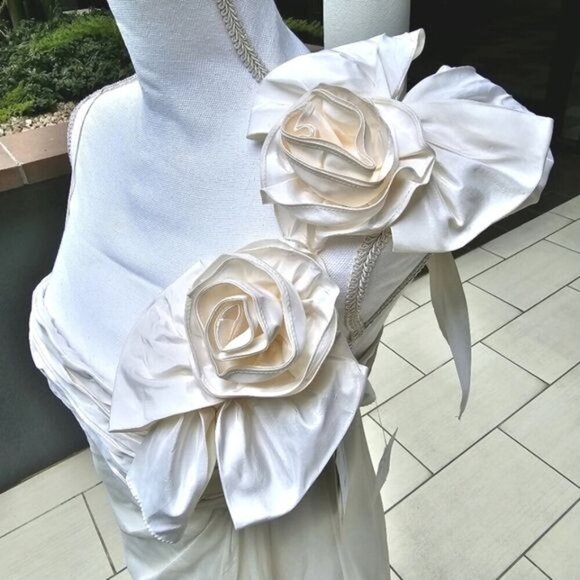 Vintage Teri Jon ✦ Ivory Silk Formal Dress ✦ Handmade Roses Babydoll Silhouette - Picture 5 of 17